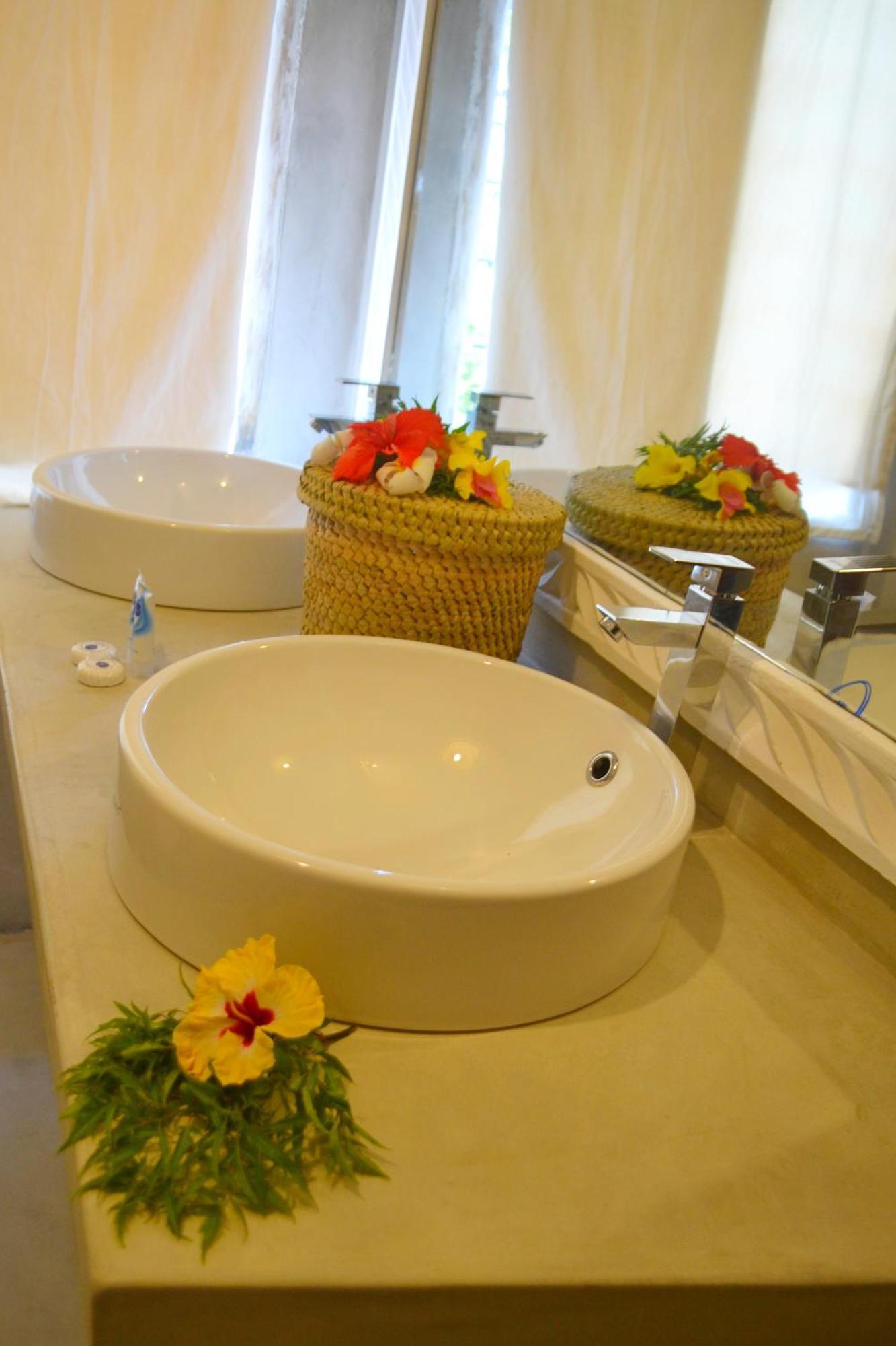 Aquarius Club Hotel Watamu Buitenkant foto