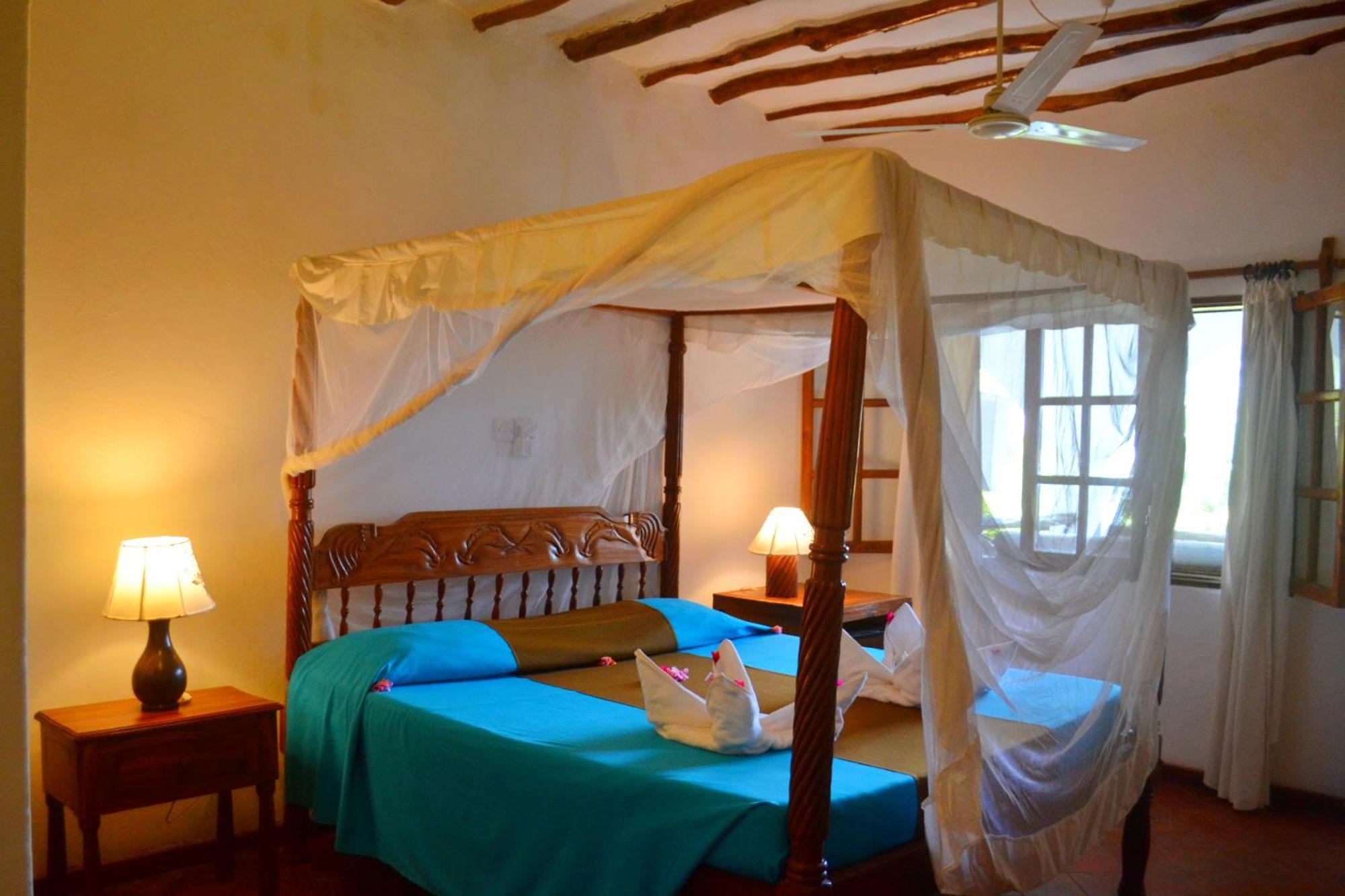 Aquarius Club Hotel Watamu Buitenkant foto