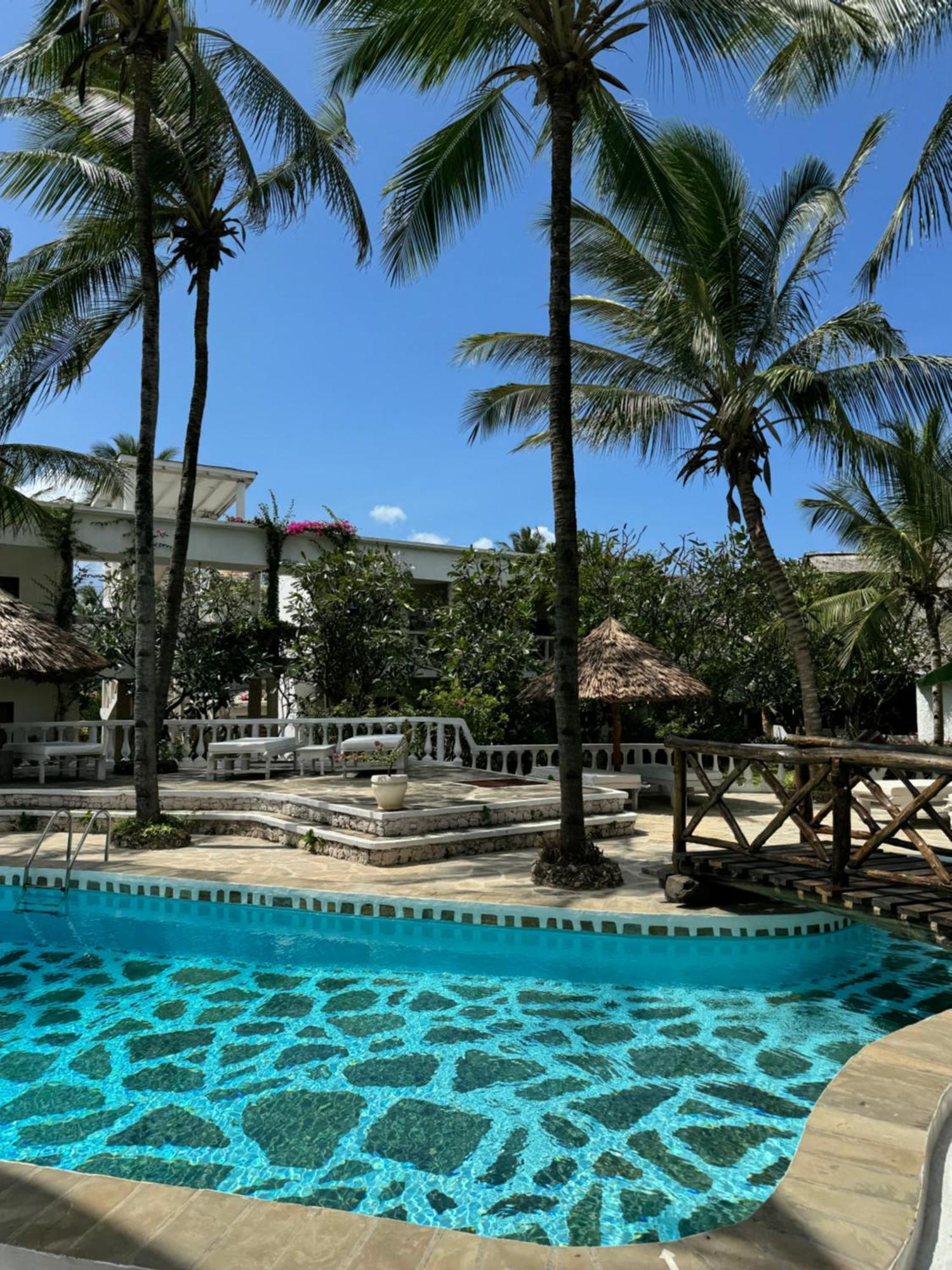Aquarius Club Hotel Watamu Buitenkant foto