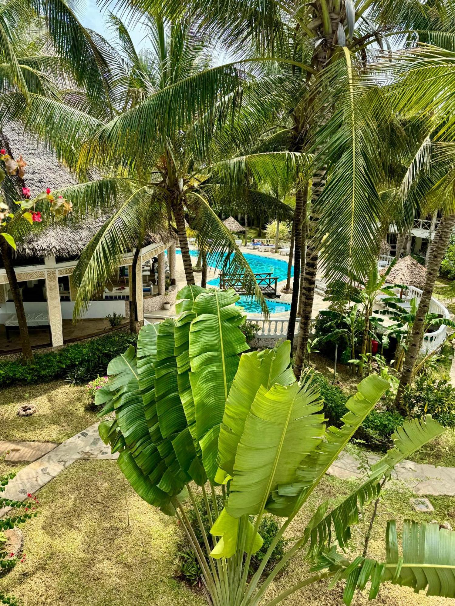 Aquarius Club Hotel Watamu Buitenkant foto