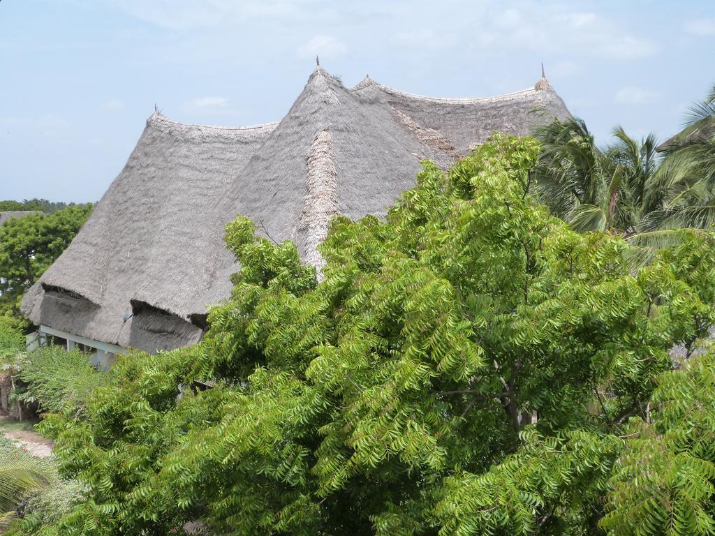 Aquarius Club Hotel Watamu Buitenkant foto