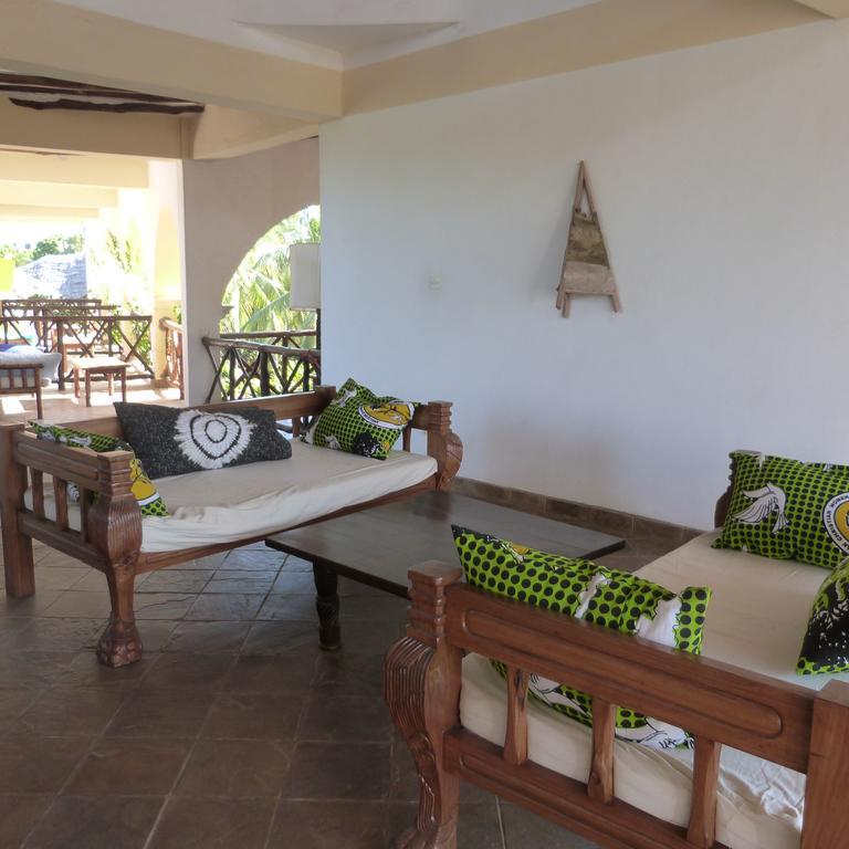 Aquarius Club Hotel Watamu Buitenkant foto