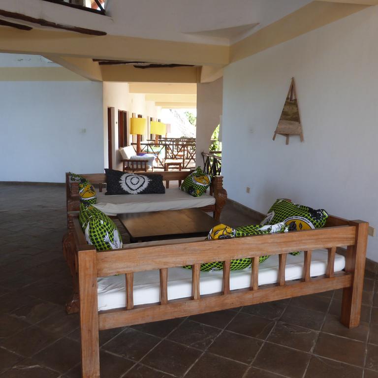 Aquarius Club Hotel Watamu Buitenkant foto