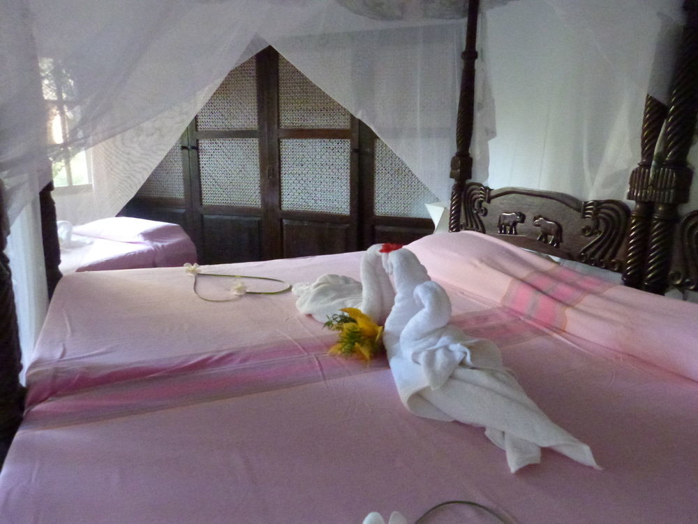 Aquarius Club Hotel Watamu Buitenkant foto