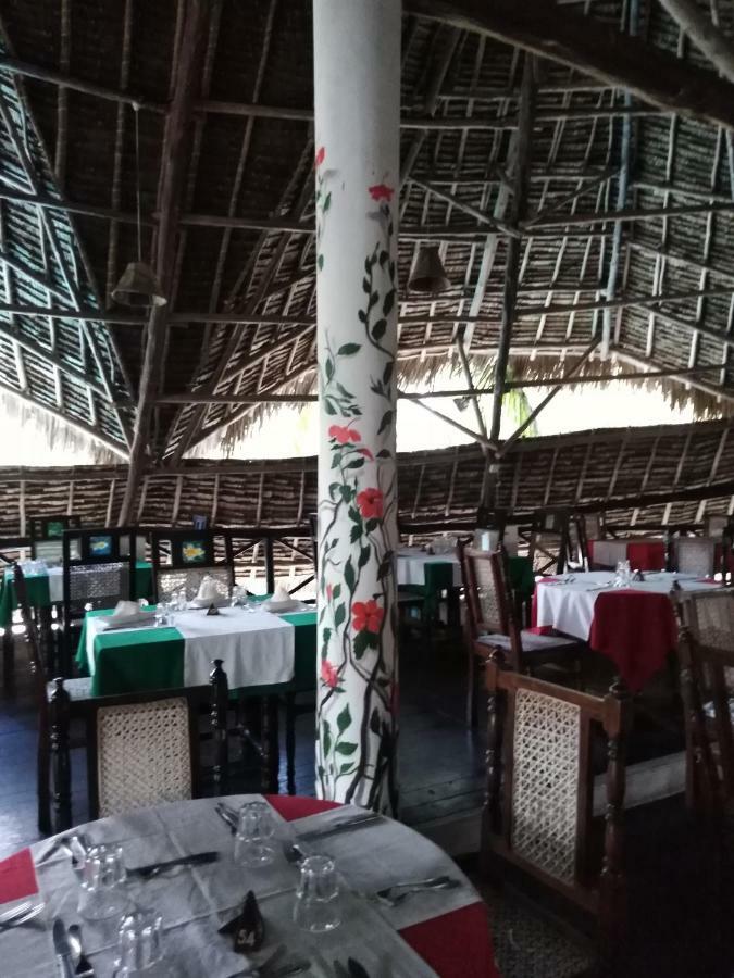 Aquarius Club Hotel Watamu Buitenkant foto